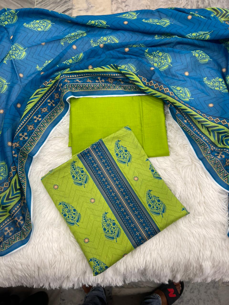 Uswa Zia Outfits Hit 3Pcs Printed Suits 001526