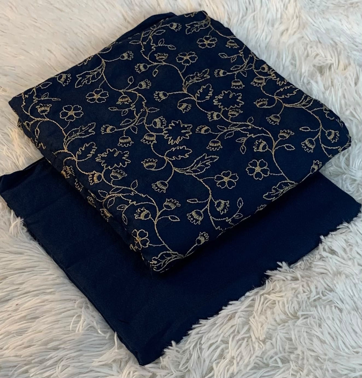 Bareeze Dhanak 2 Pcs With Fully Embroidered Shirt & Dyed Trouser 002107