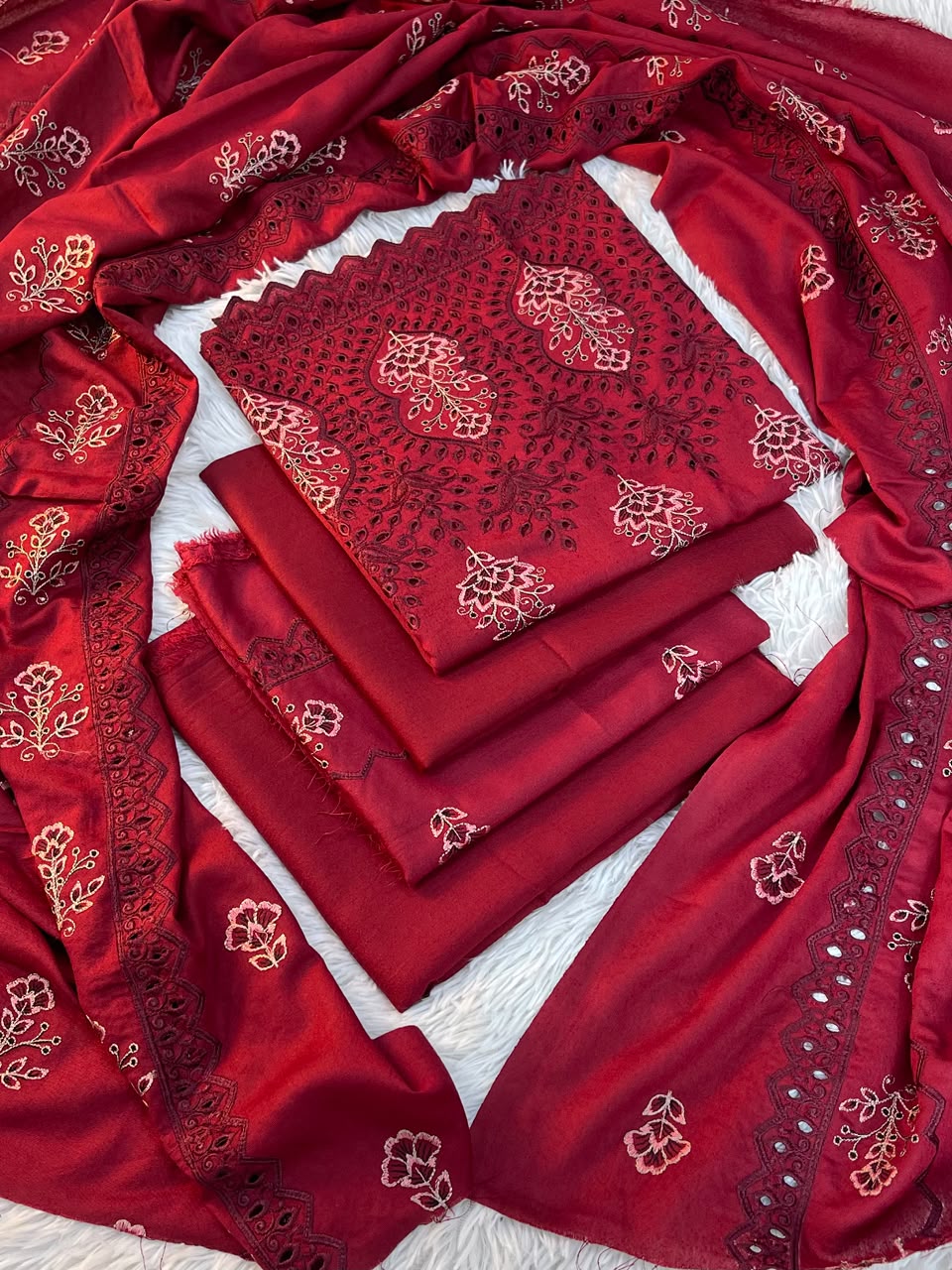 Agha Noor Embroidered Karandi 3-Piece Unstitched Suit 002082