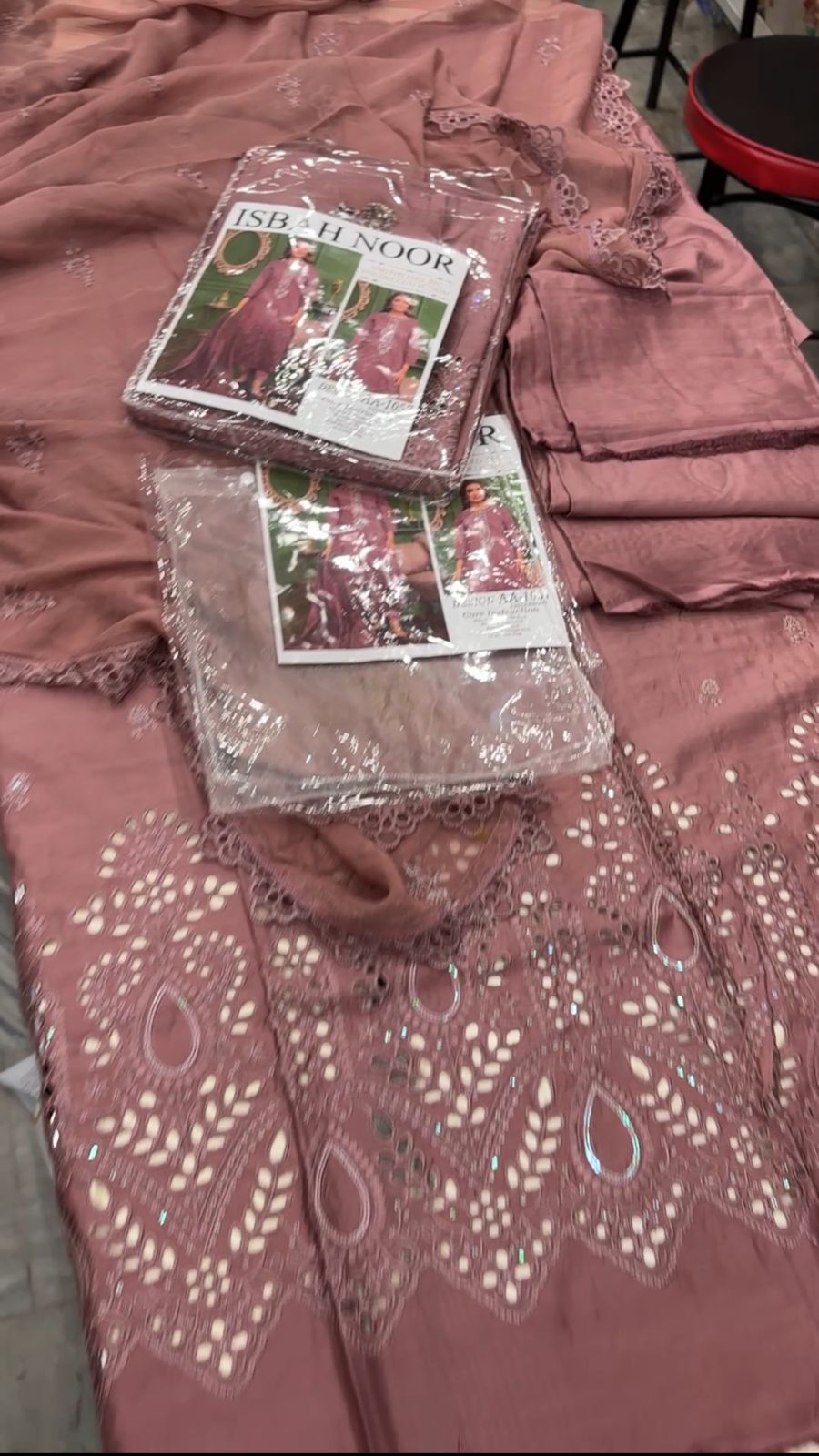 Isbah Noor Luxury Boring Chikankari 3-Piece Viscose AA-1057