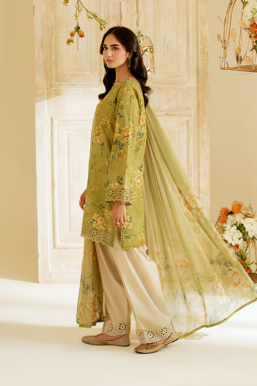 Izel – Chicken Kari Lawn 3-Piece Unstitched Suit UE-446