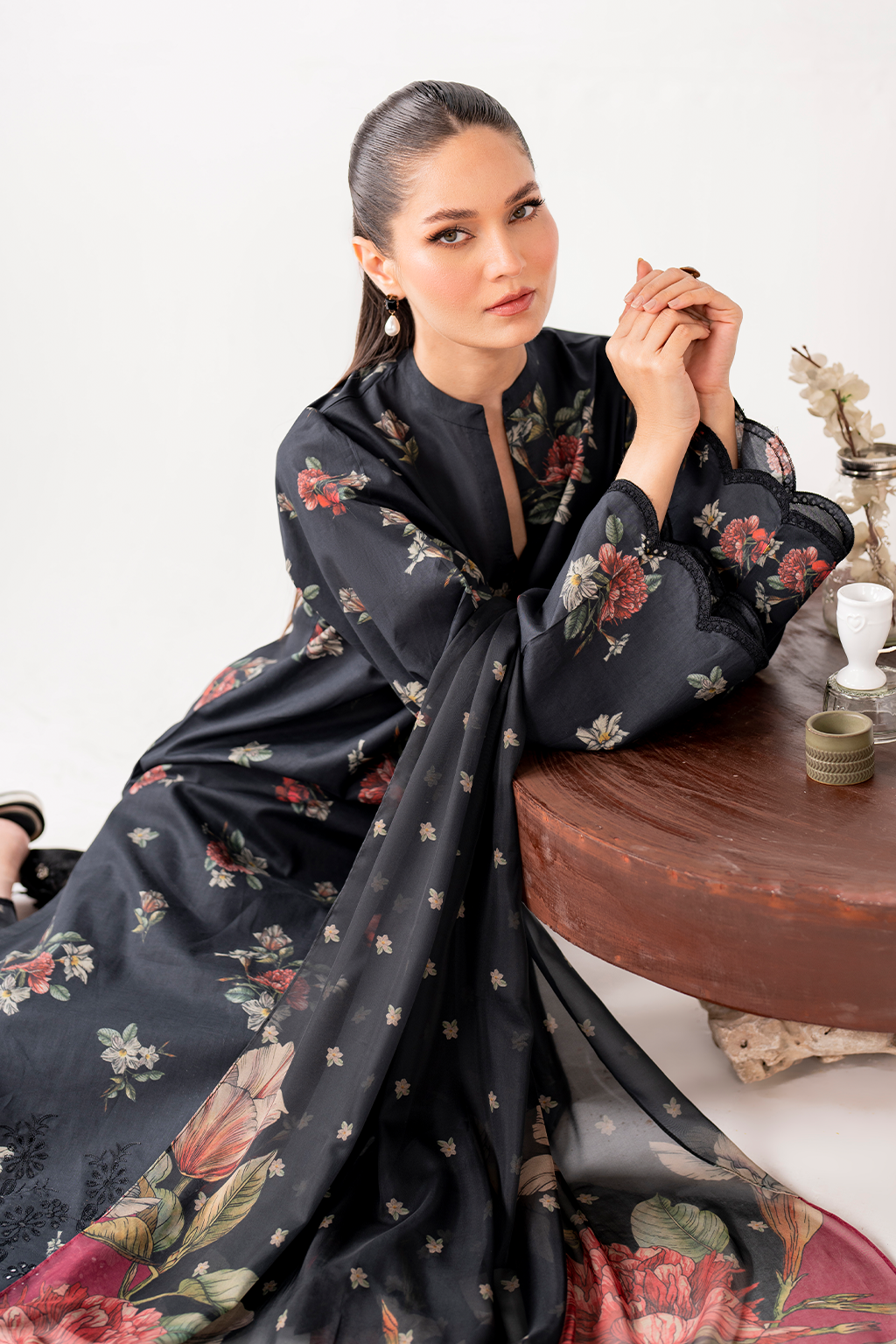 Izel – Chicken Kari Lawn 3-Piece Unstitched Suit UE-268