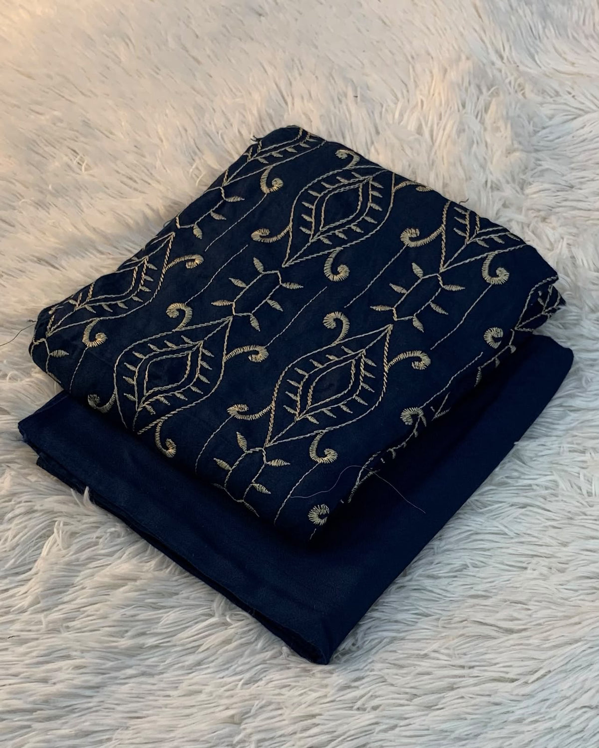 Bareeze Dhanak 2 Pcs With Fully Embroidered Shirt & Dyed Trouser 002098