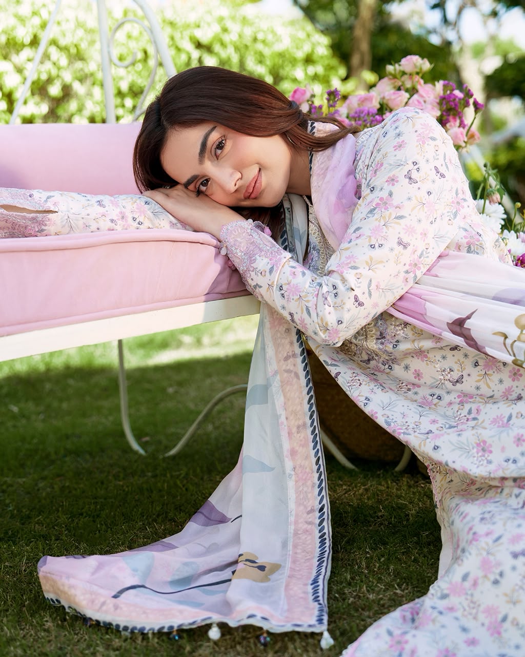 Izel – Reve Chicken Kari Lawn 3-Piece Unstitched Suit