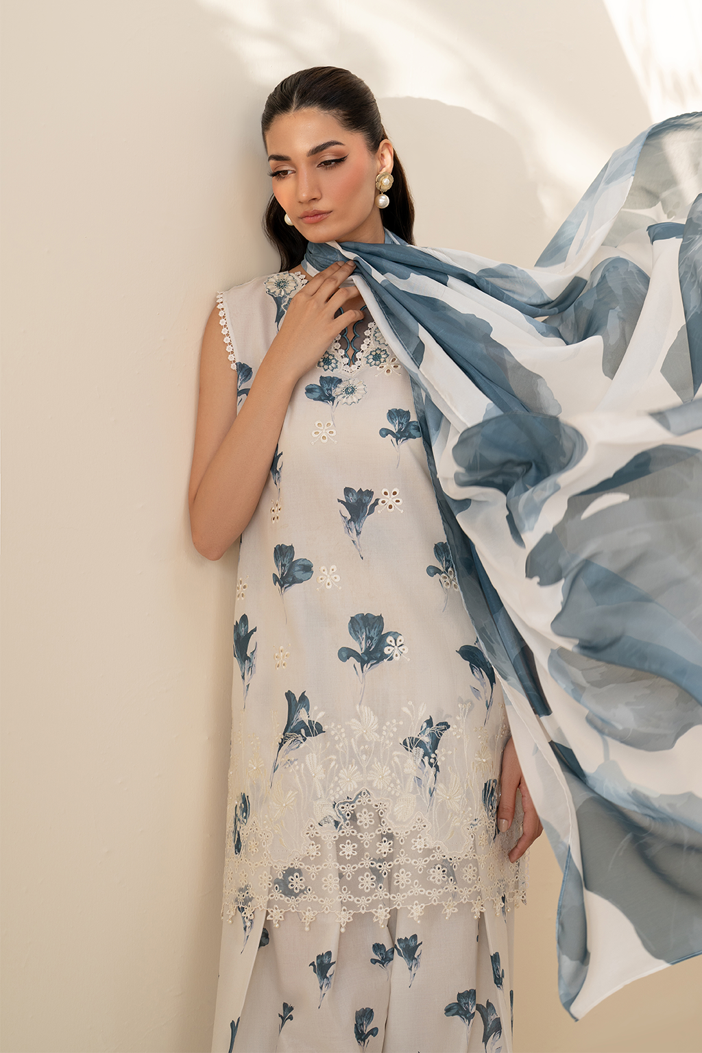 Iznik Embroidered Lawn 3Pcs Luxury Suit UE-442 Skin Gray