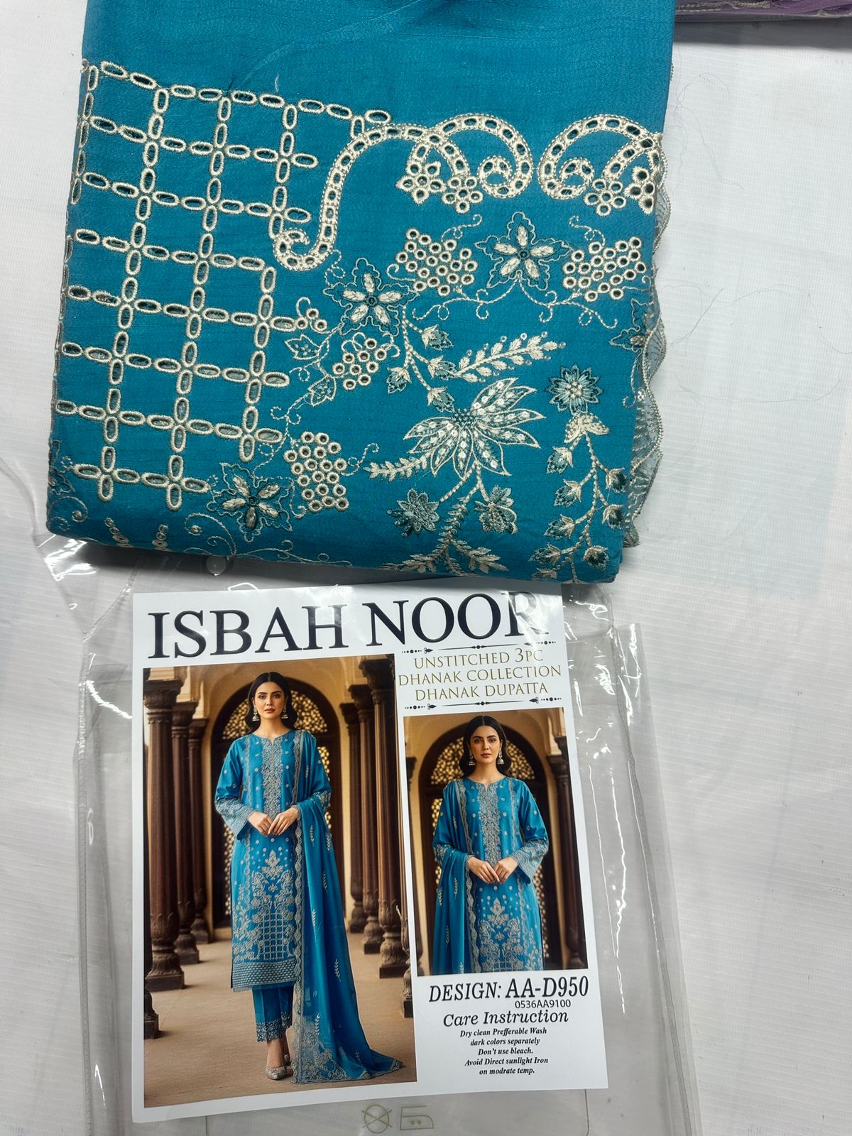 Isbah Noor Dhanak Shawl luxury Unstitched 3 Piece suit D950