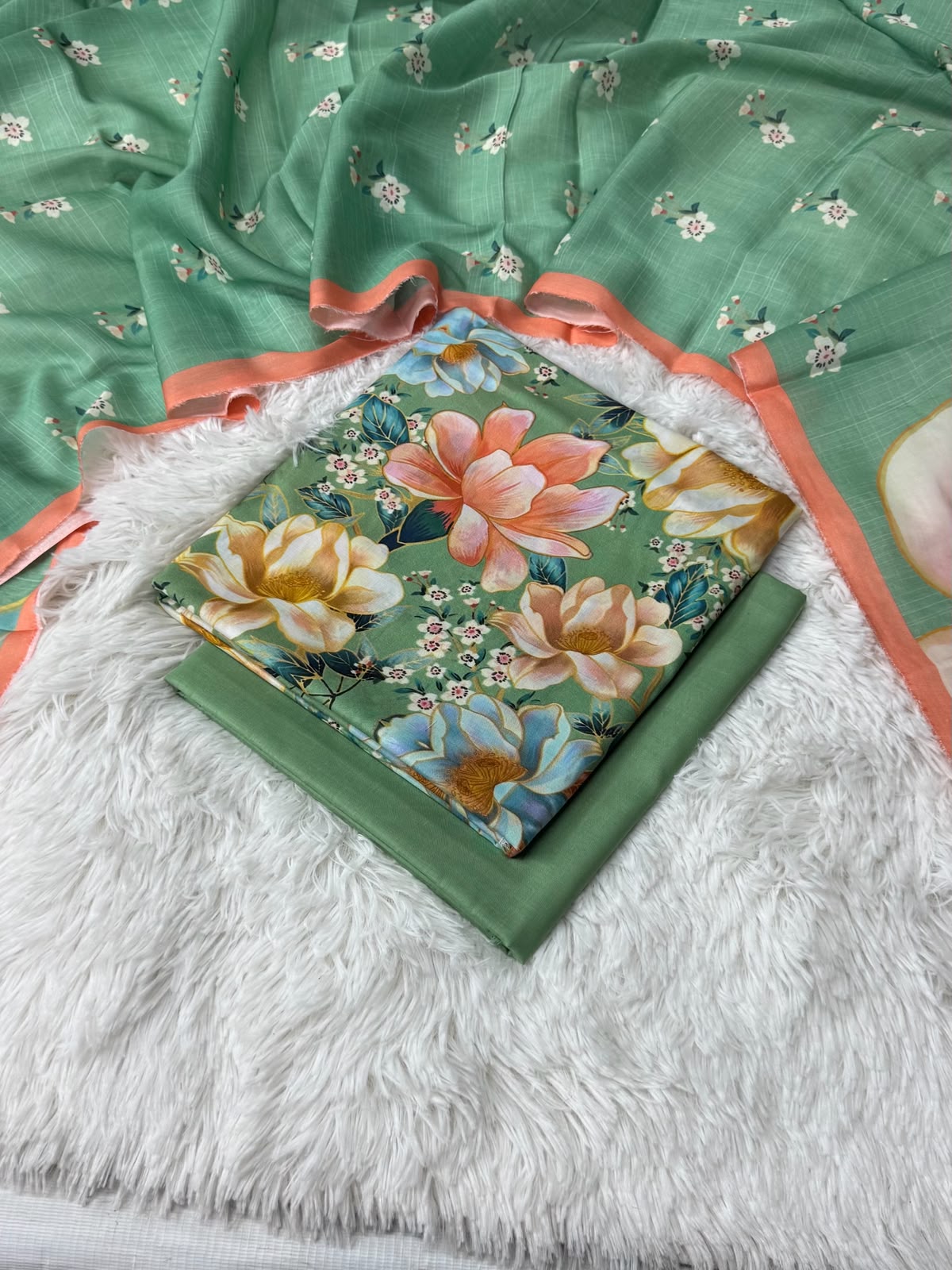 Alhamra Pure Lawn Summer 3 Pcs 001473