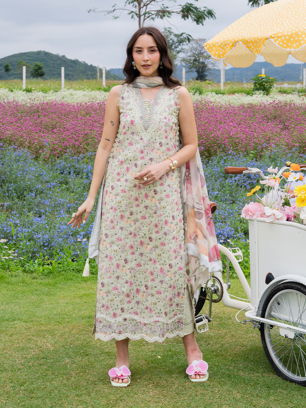 Izel – Belle Chicken Kari Lawn 3-Piece Unstitched Suit