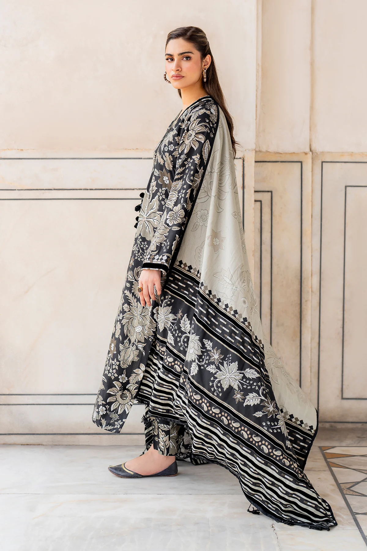 Maria B M Print Khaddar کھ ر Printed 3Pcs baroqueUF-731 black