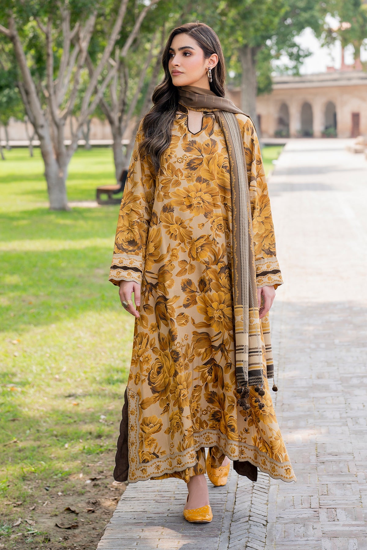 Maria B M Print Khaddar کھ ر Printed 3Pcs baroqueVisUF-737yellow