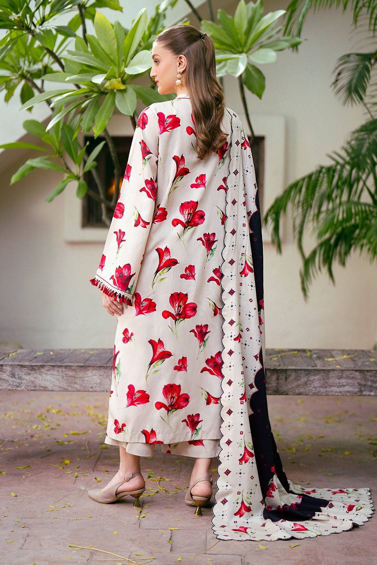 Maria B M Print Khaddar کھ ر Printed 3Pcs baroquepholwhite