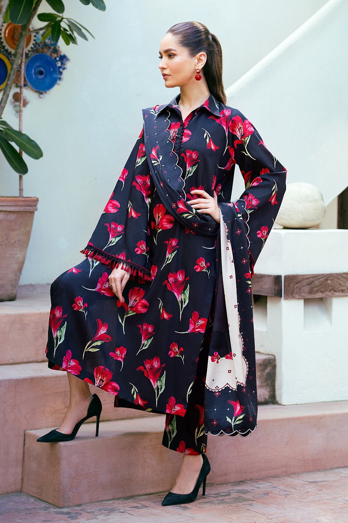 Maria B M Print Khaddar کھ ر Printed 3Pcs baroquepholblack