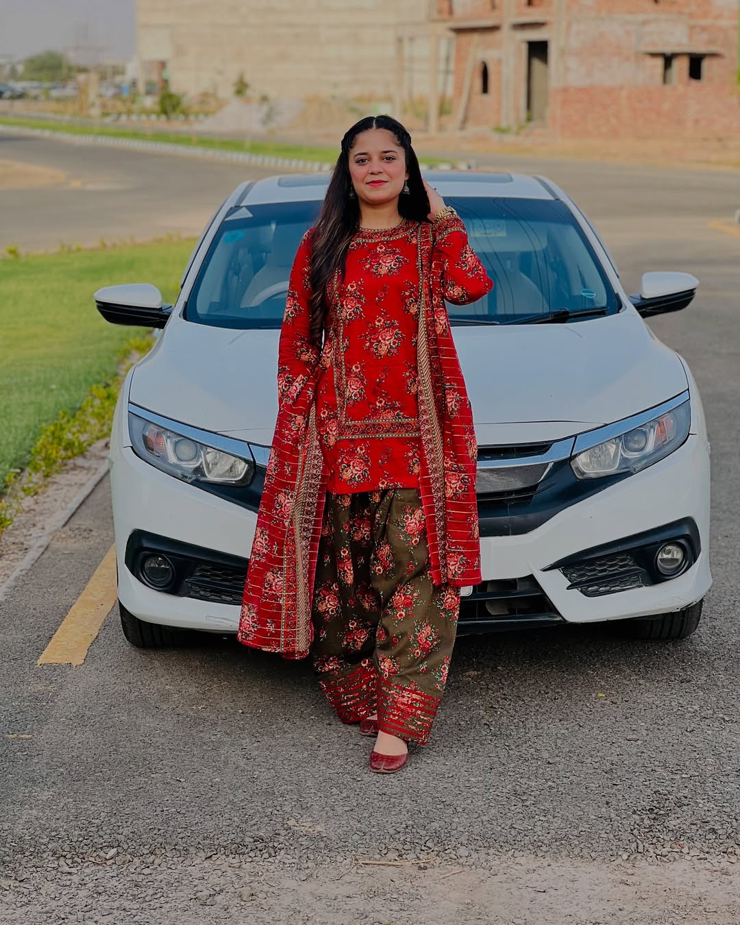 Uswa Zia Outfits Hit 3Pcs Printed Shirt Trouser Dupatta 000186