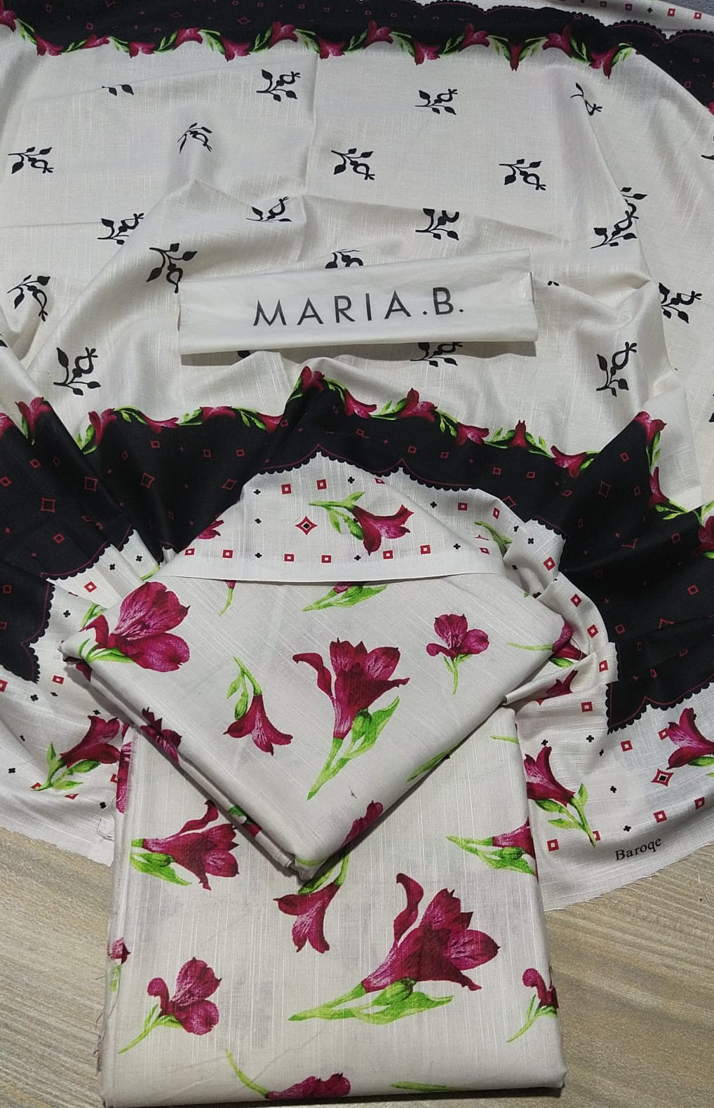 Maria B M Print Khaddar کھ ر Printed 3Pcs baroquepholwhite