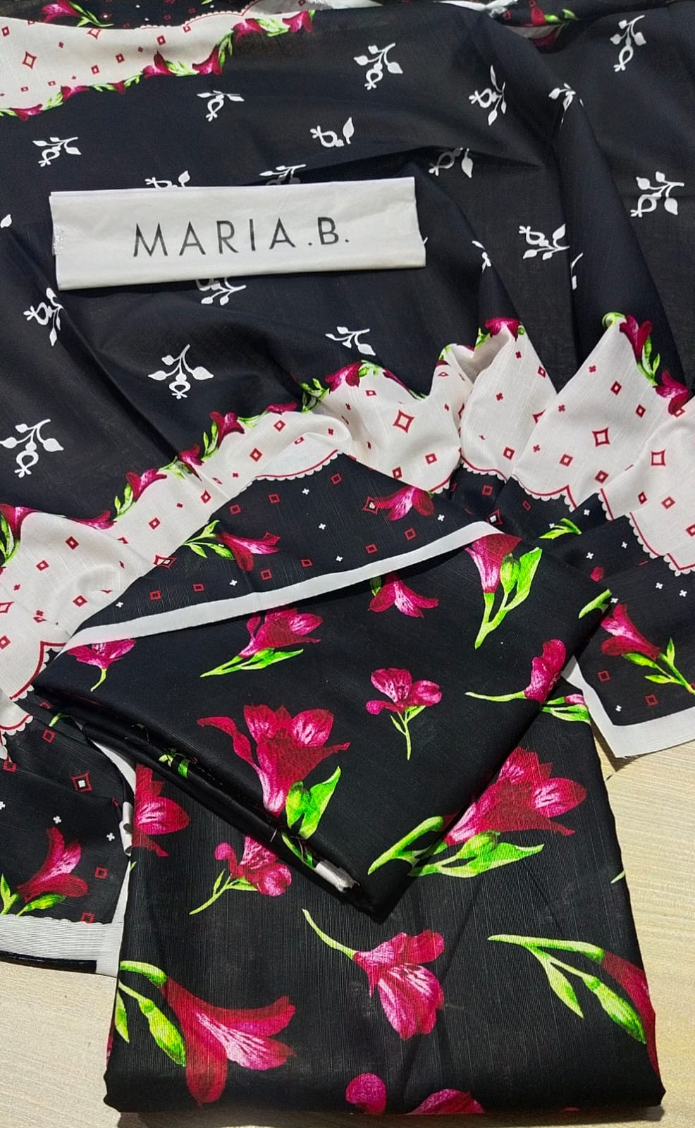 Maria B M Print Khaddar کھ ر Printed 3Pcs baroquepholblack