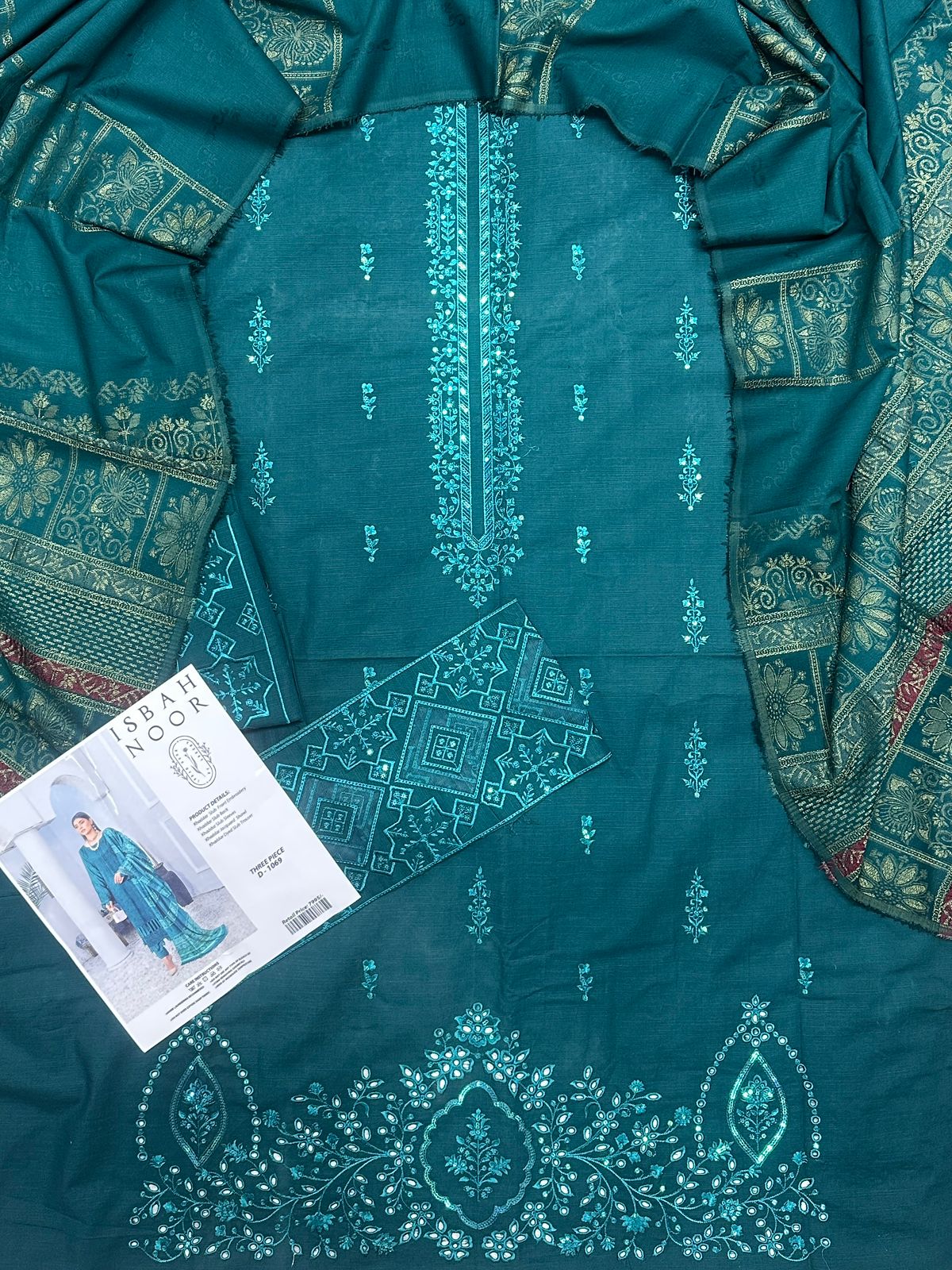 Isbah Noor Embroiderd Khaddar Collection With Jecard Dupatta Unstitched 3 Piece suit D-1069