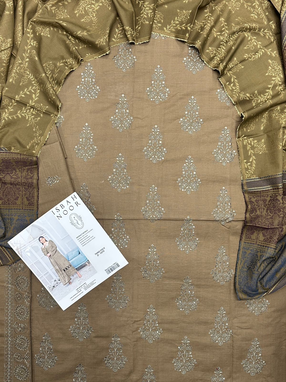 Isbah Noor Embroiderd Khaddar Collection With Jecard Dupatta Unstitched 3 Piece suit D-1070