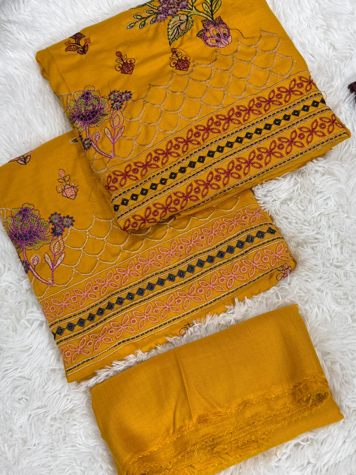 Bareeze Dhanak Embroidered 2 Pcs 000886