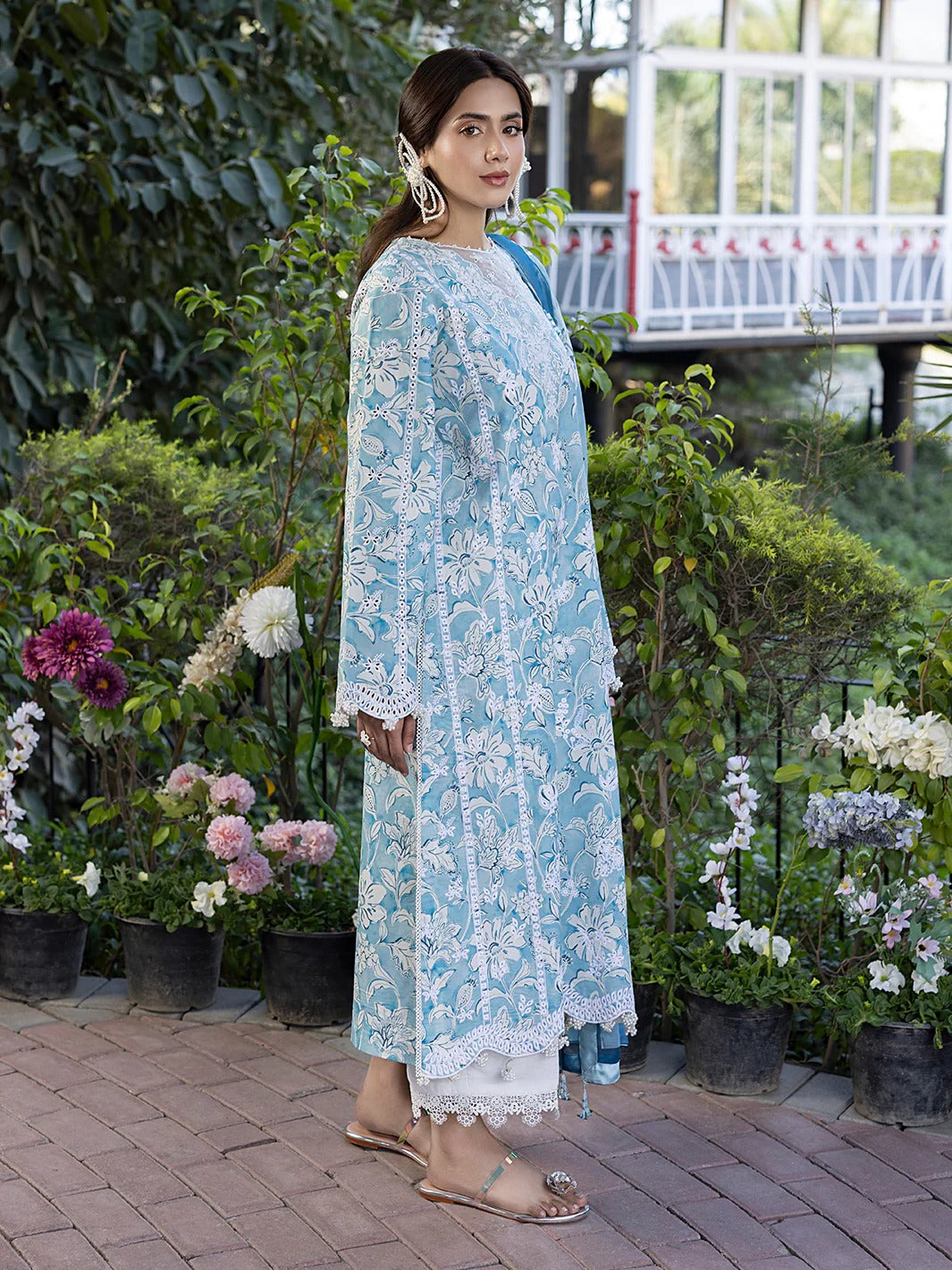Izel – Pearl Chicken Kari Lawn 3-Piece Unstitched Suit