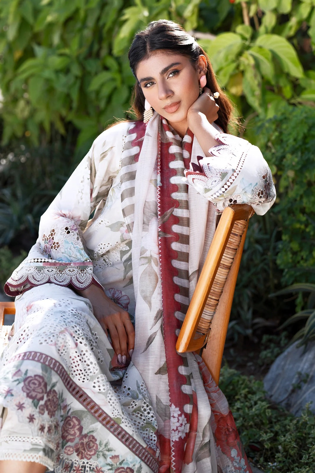 Baroque EMBROIDERED Unstitched Lawn 3 Pcs UF-4070