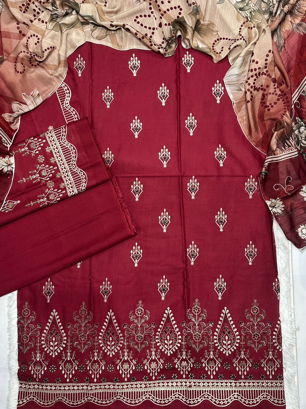 Musammary Cotrai 3PCs Embroidered Luxury Winter Suit 000655