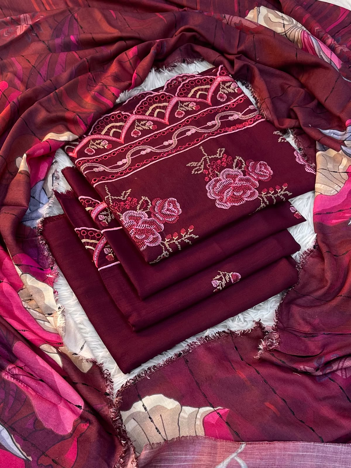 Agha Noor Embroidered Karandi 3-Piece Unstitched Suit 002084