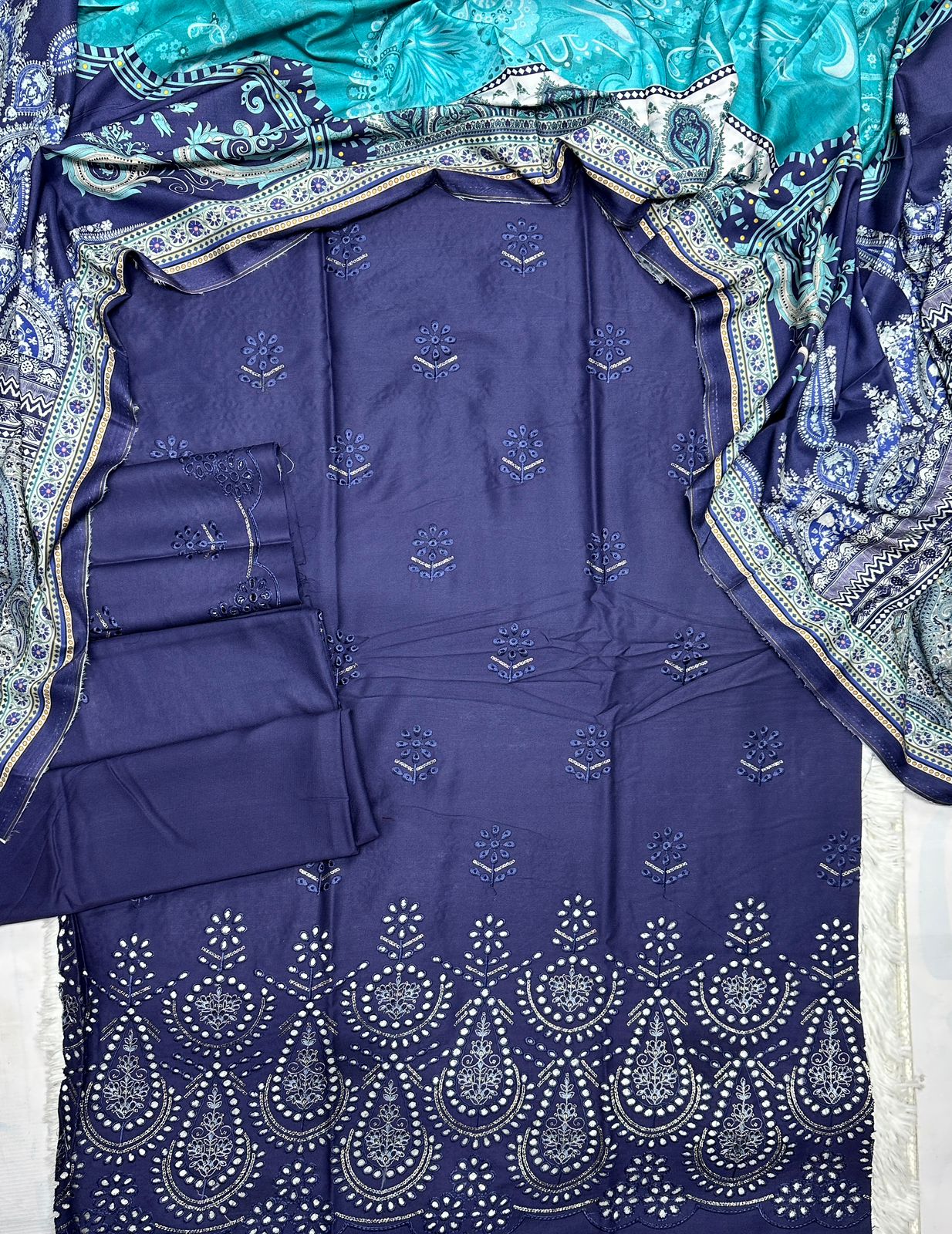 Musammary Cotrai 3PCs Embroidered Luxury Winter Suit 000657