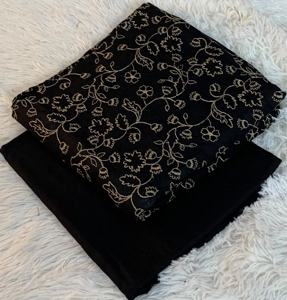 Bareeze Dhanak 2 Pcs With Fully Embroidered Shirt & Dyed Trouser 002108
