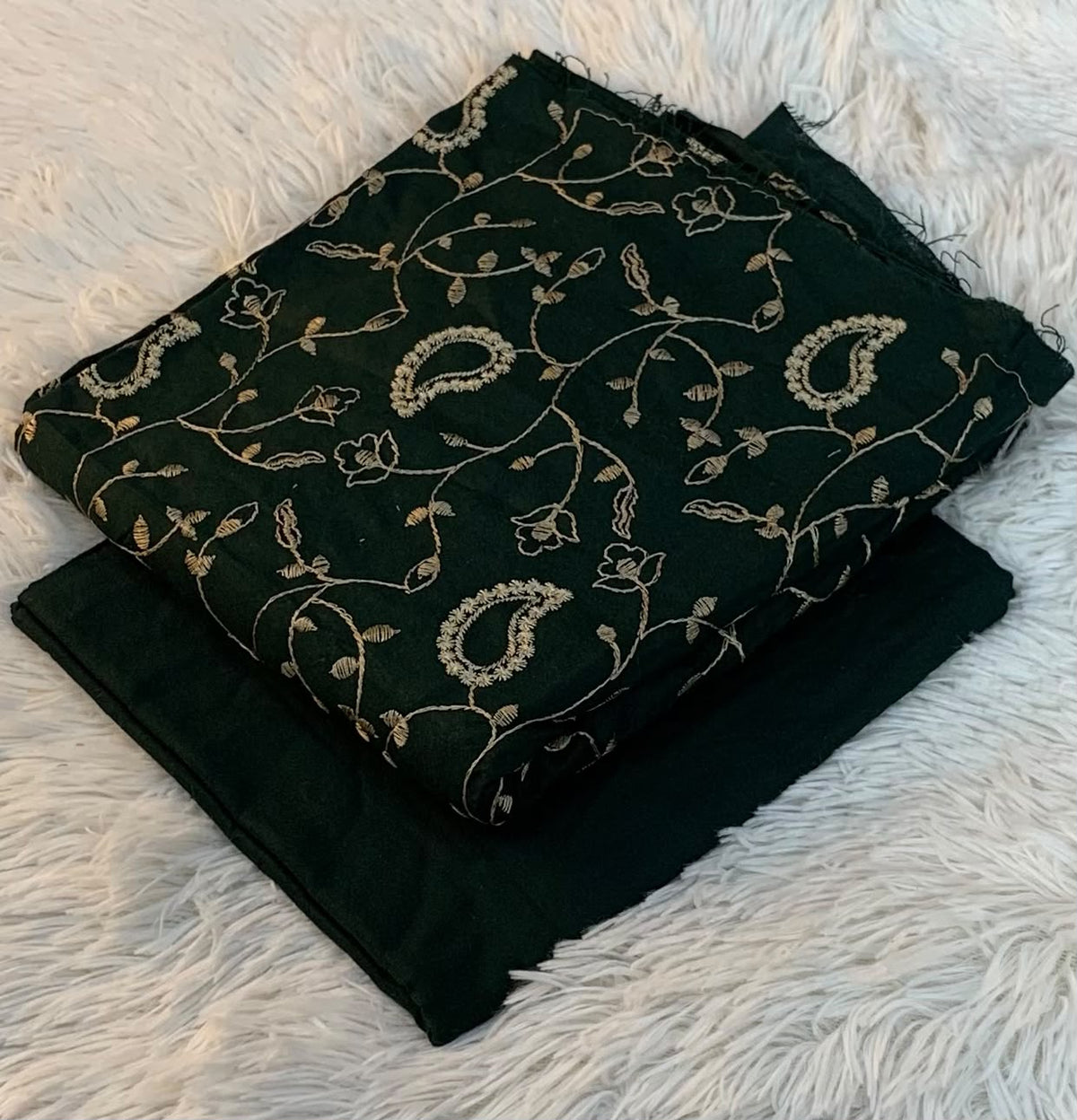 Bareeze Dhanak 2 Pcs With Fully Embroidered Shirt & Dyed Trouser 002109