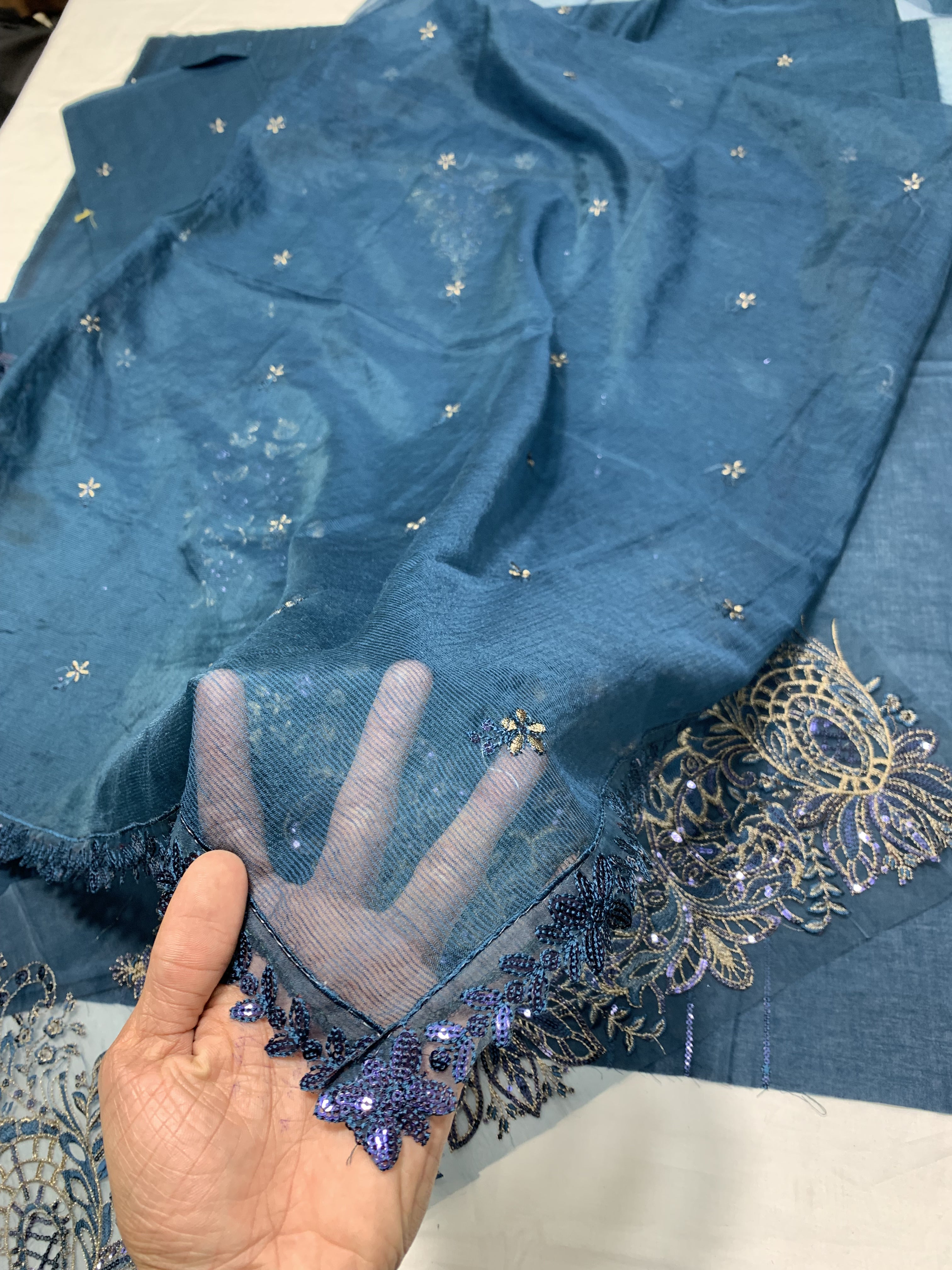Isbah Noor Unstitched Lawn Embroidered 3Pc