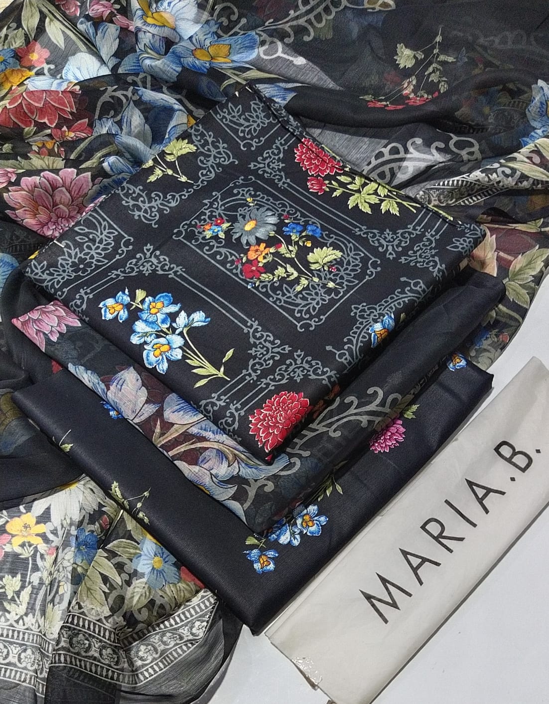 Maria B M.Print Unstitched 3Pc Suit Basic MPT-2511-B