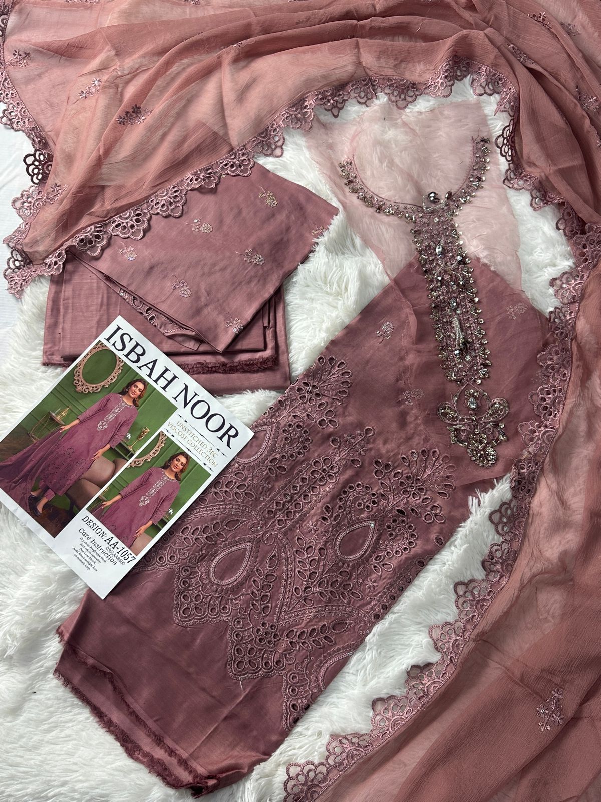 Isbah Noor Luxury Boring Chikankari 3-Piece Viscose AA-1057