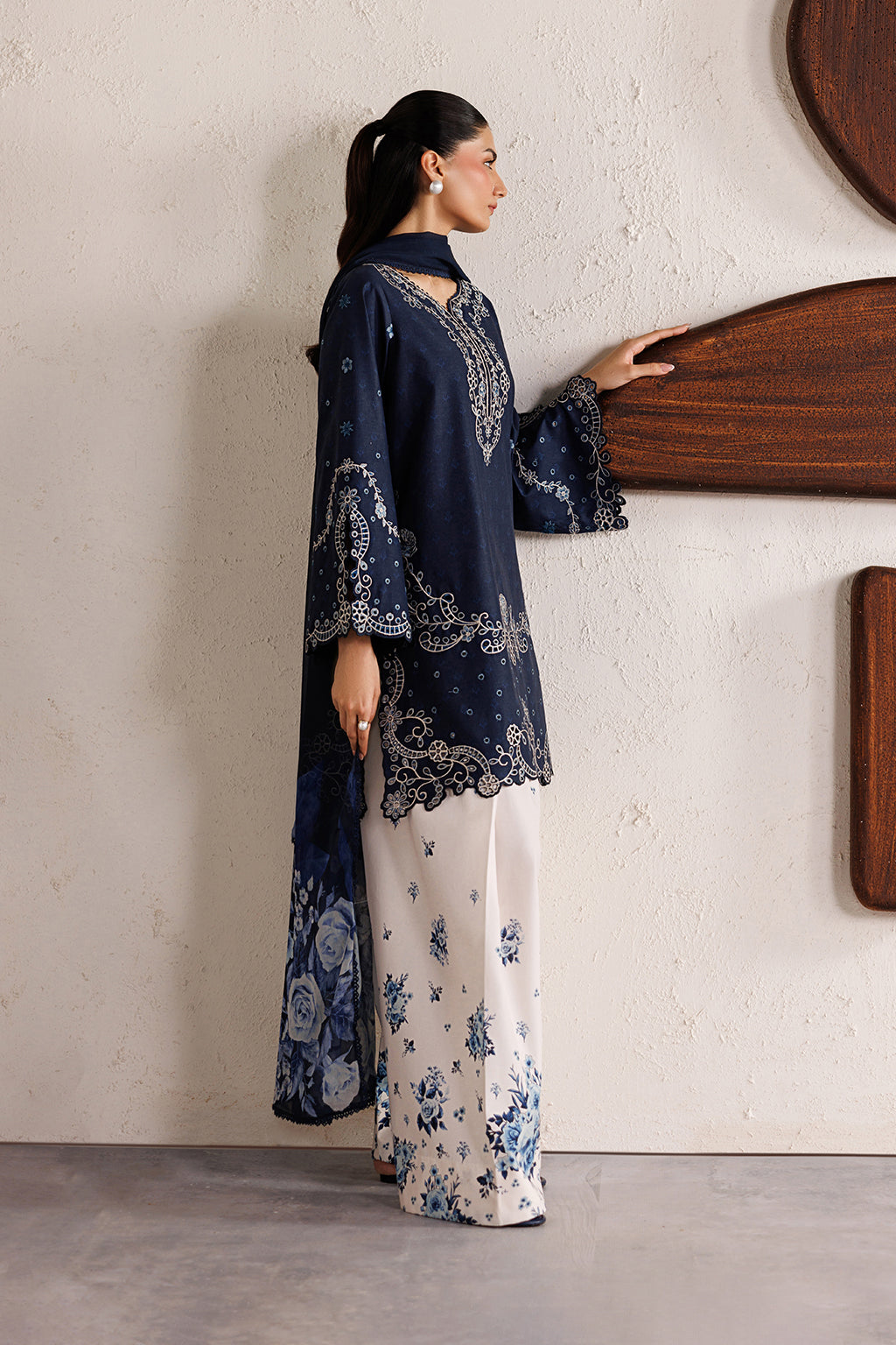 Iznik Lawn Embroidered 3-Piece Suit Navy Blue