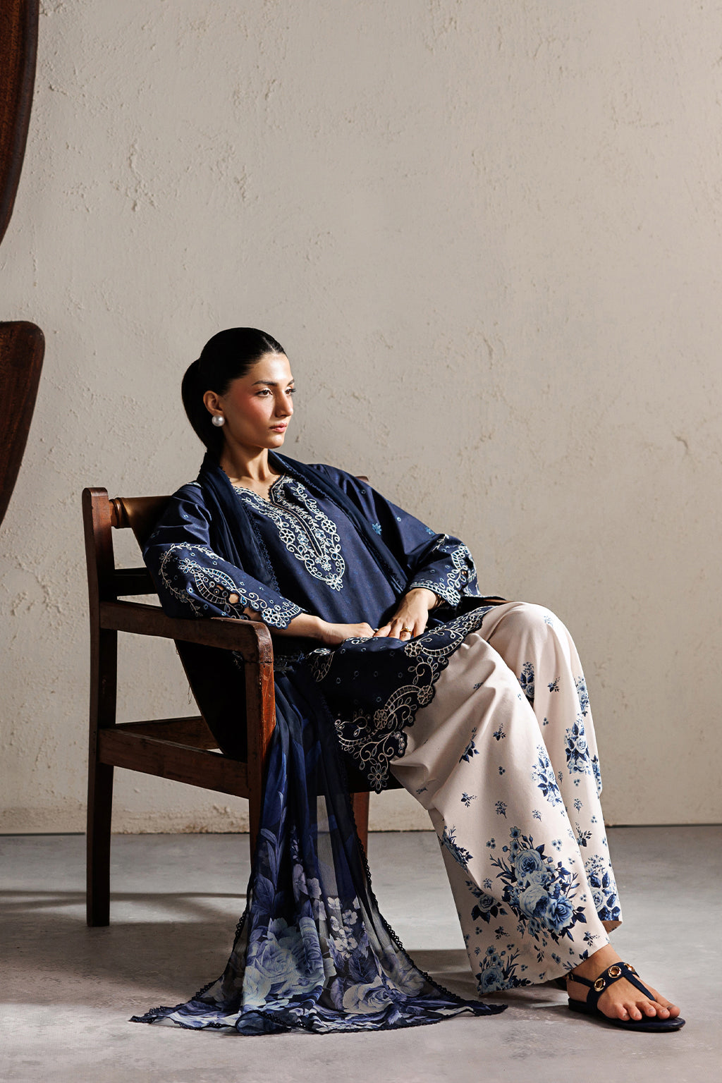 Iznik Lawn Embroidered 3-Piece Suit Navy Blue