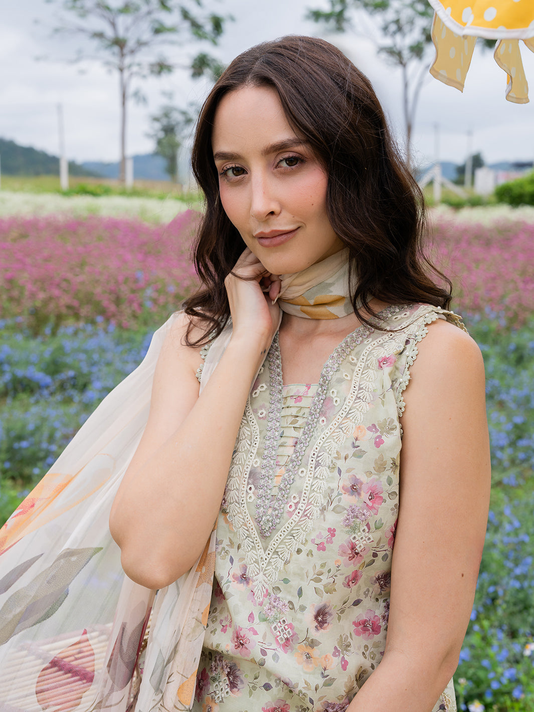 Izel – Belle Chicken Kari Lawn 3-Piece Unstitched Suit