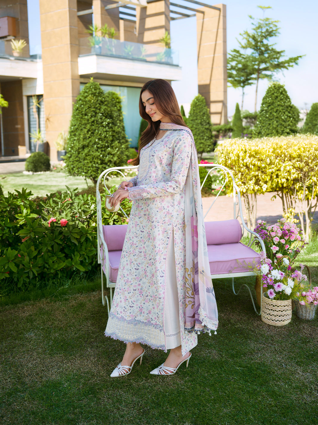 Izel –  Ciel  Chicken Kari Lawn 3-Piece Unstitched Suit