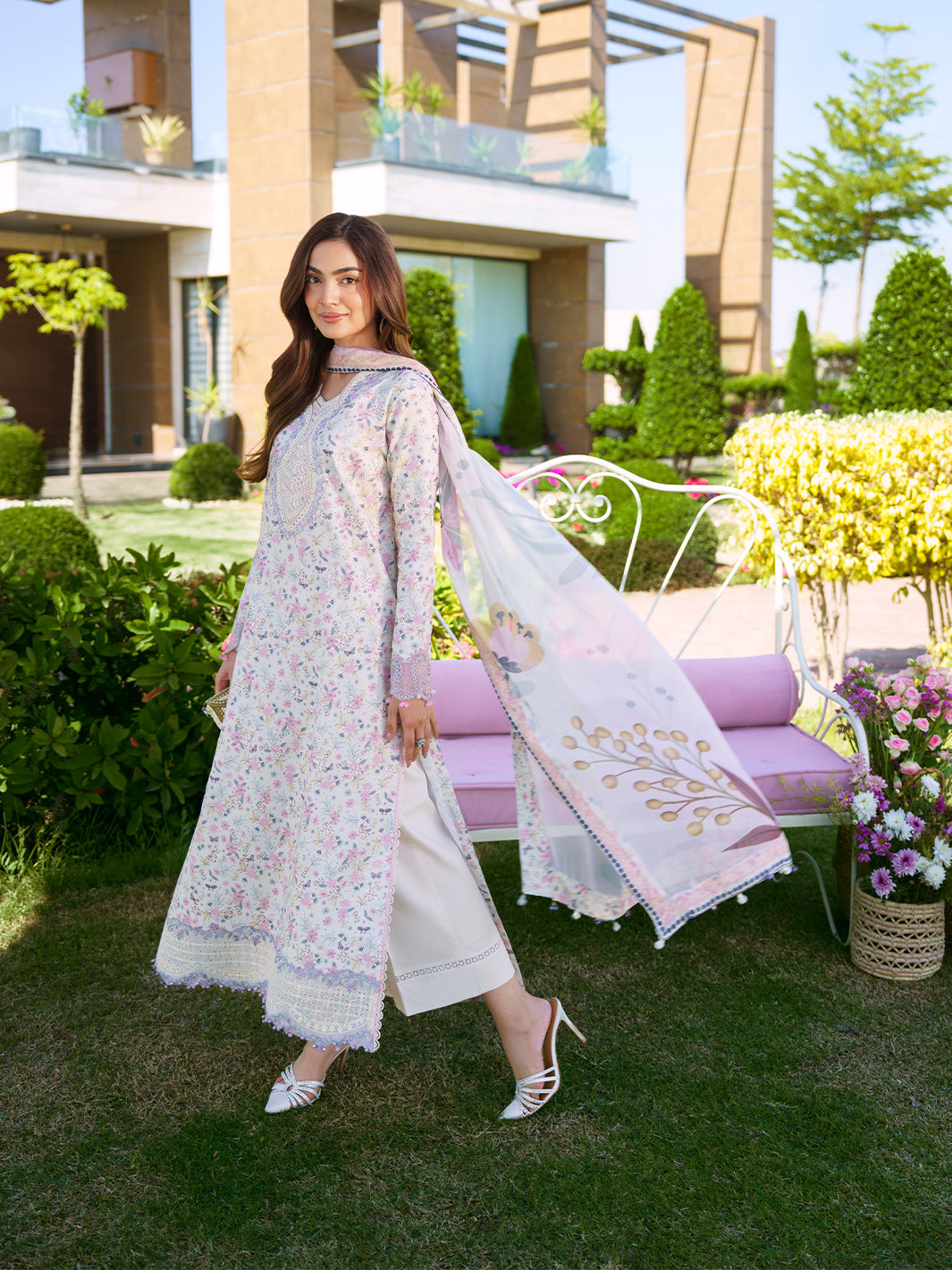 Izel –  Ciel  Chicken Kari Lawn 3-Piece Unstitched Suit