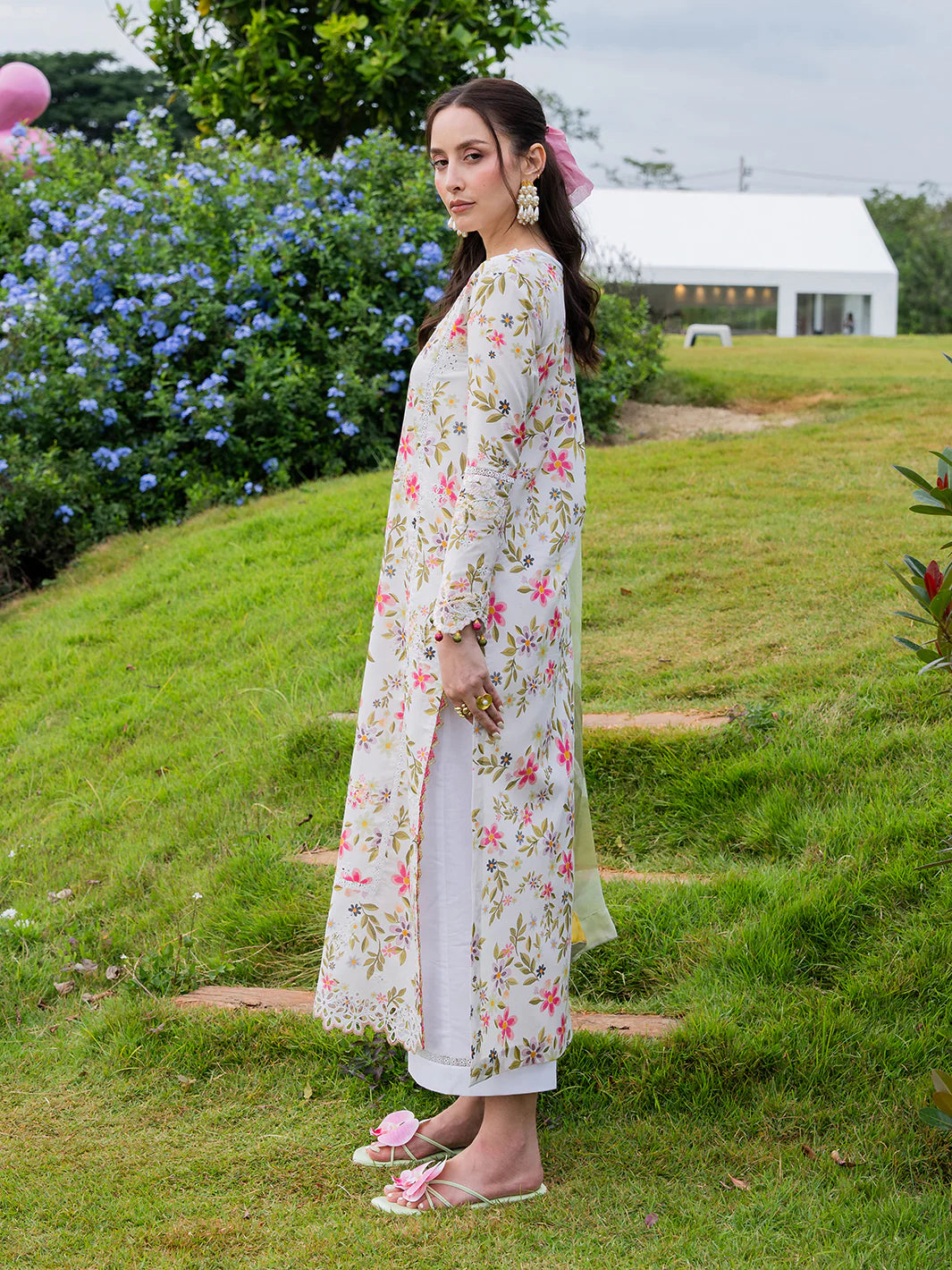 Izel –  Elorin Chicken Kari Lawn 3-Piece Unstitched Suit