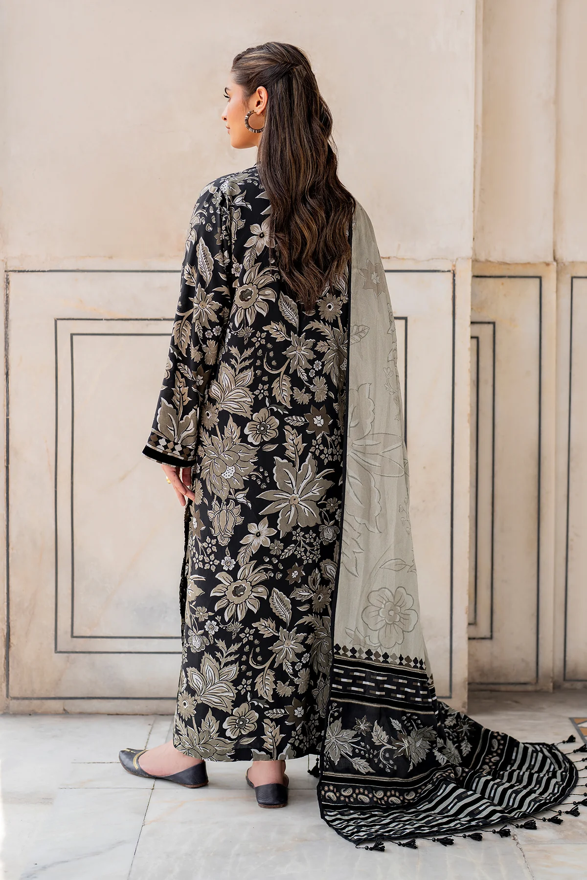 Maria B M Print Khaddar کھ ر Printed 3Pcs  baroqueUF-731 black