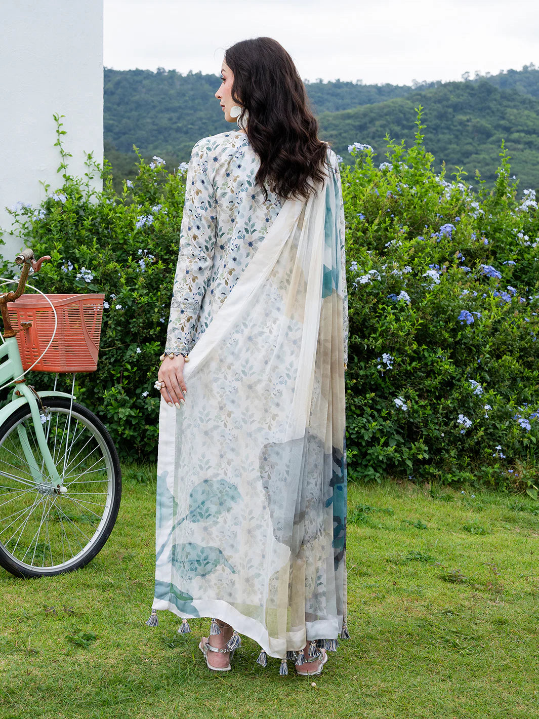 Izel –  Iraa Chicken Kari Lawn 3-Piece Unstitched Suit
