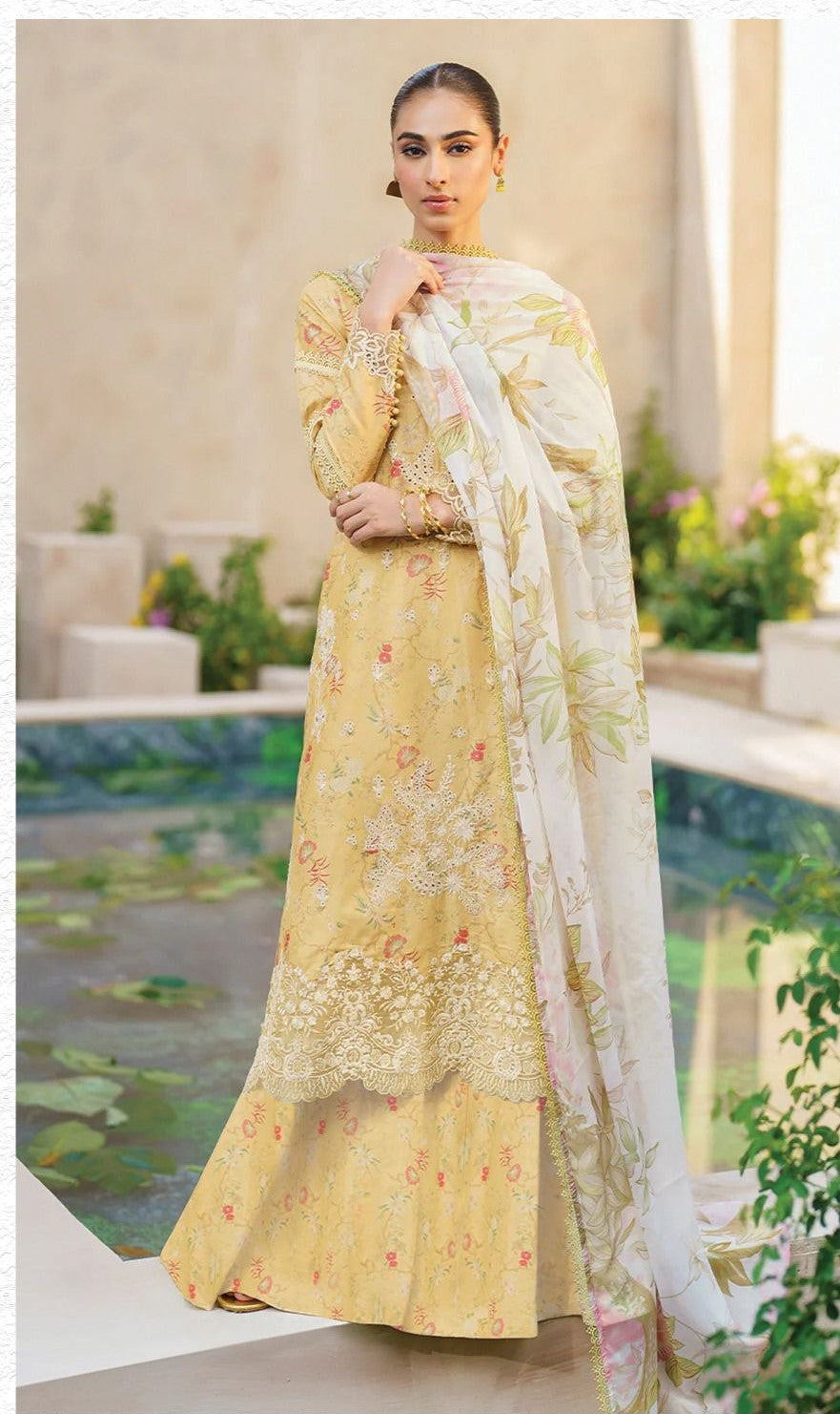 Iznik– Luminary Chicken Kari Lawn 3-Piece Unstitched Suit SFL-09