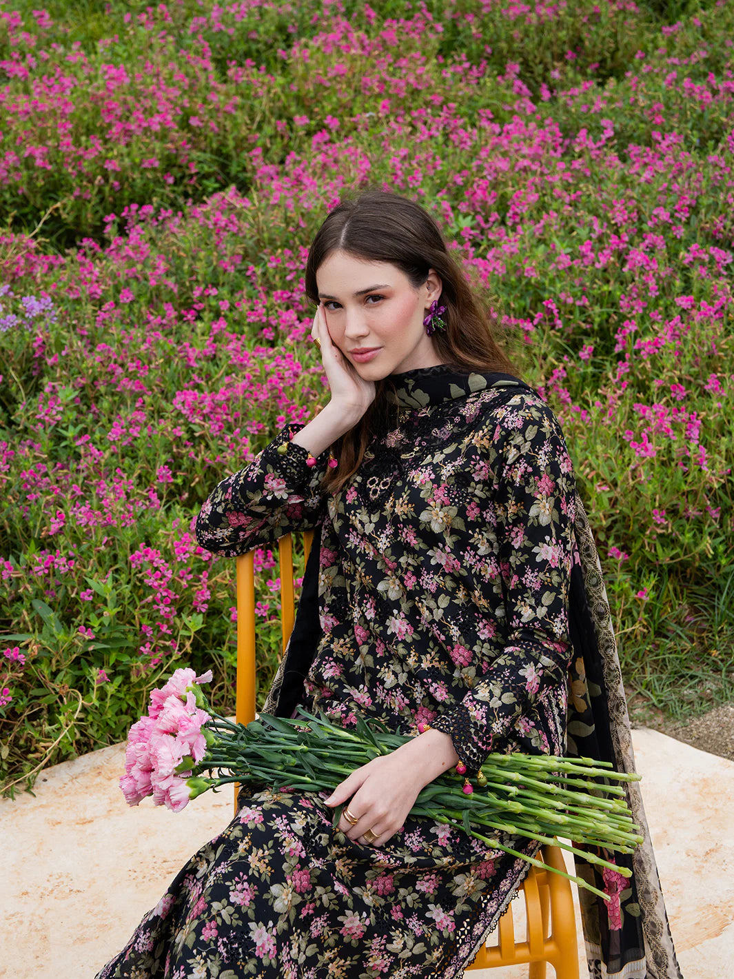 Izel –  Rosaa Chicken Kari Lawn 3-Piece Unstitched Suit