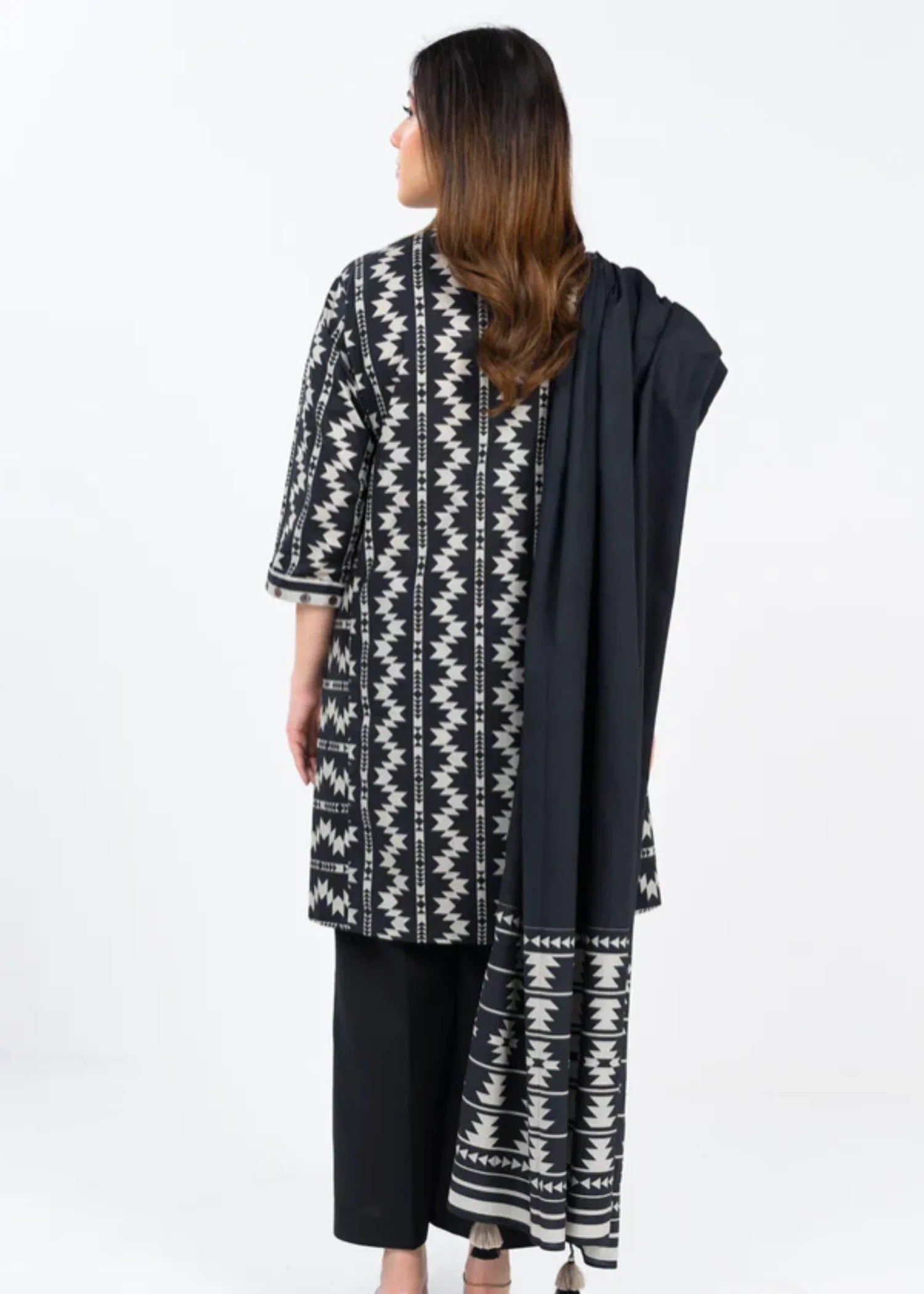 Alkaram Lawn Shirt Dupatta – 2PC SS-68.1-25-2 BLACK
