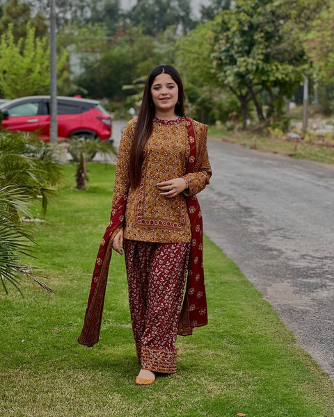 Uswa Zia Outfits Hit 3Pcs Printed Shirt Trouser Dupatta 000195