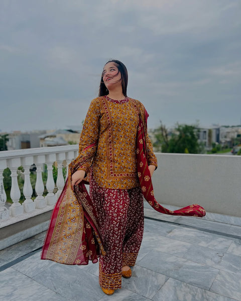 Uswa Zia Outfits Hit 3Pcs Printed Shirt Trouser Dupatta 000195