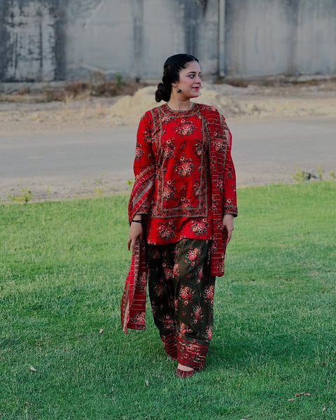 Uswa Zia Outfits Hit 3Pcs Printed Shirt Trouser Dupatta 000186