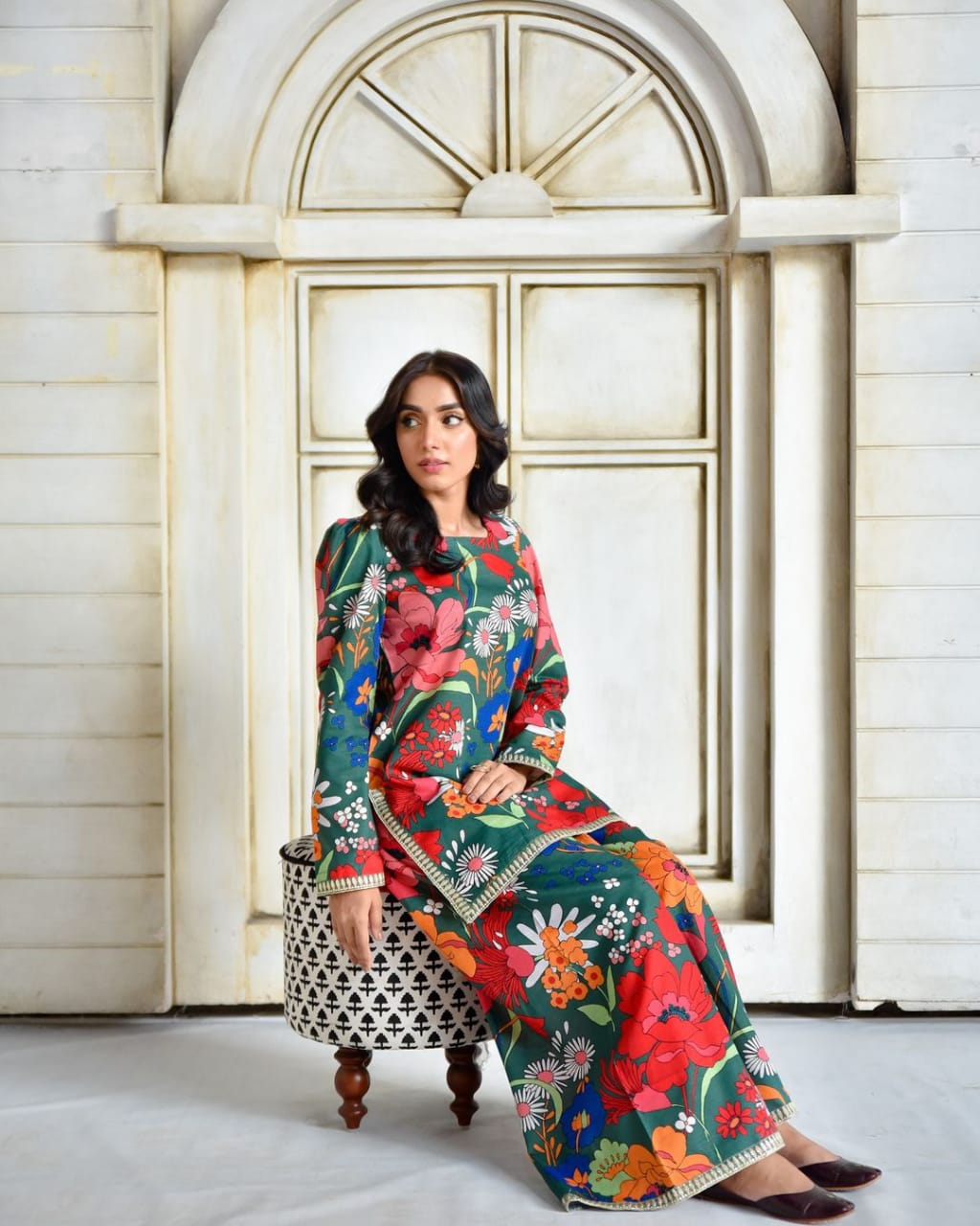 Floral Hit Blooms Embroidered Lawn Unstitched 3Pcs