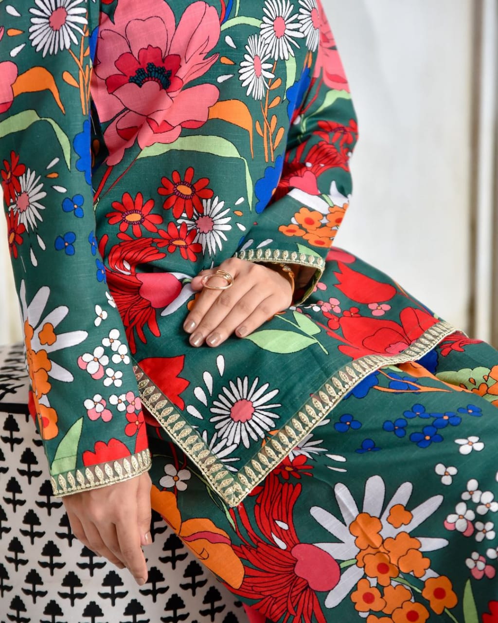 Floral Hit Blooms Embroidered Lawn Unstitched 3Pcs