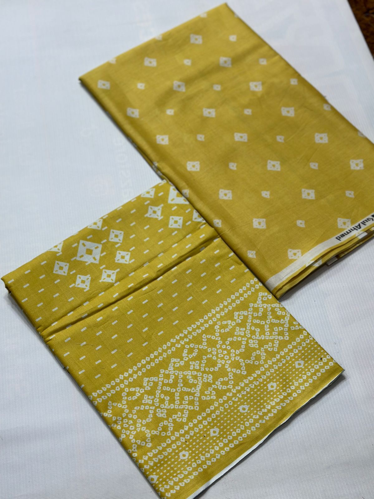 GullAhmed Lawn 2 Piece Shirt Dupatta 835