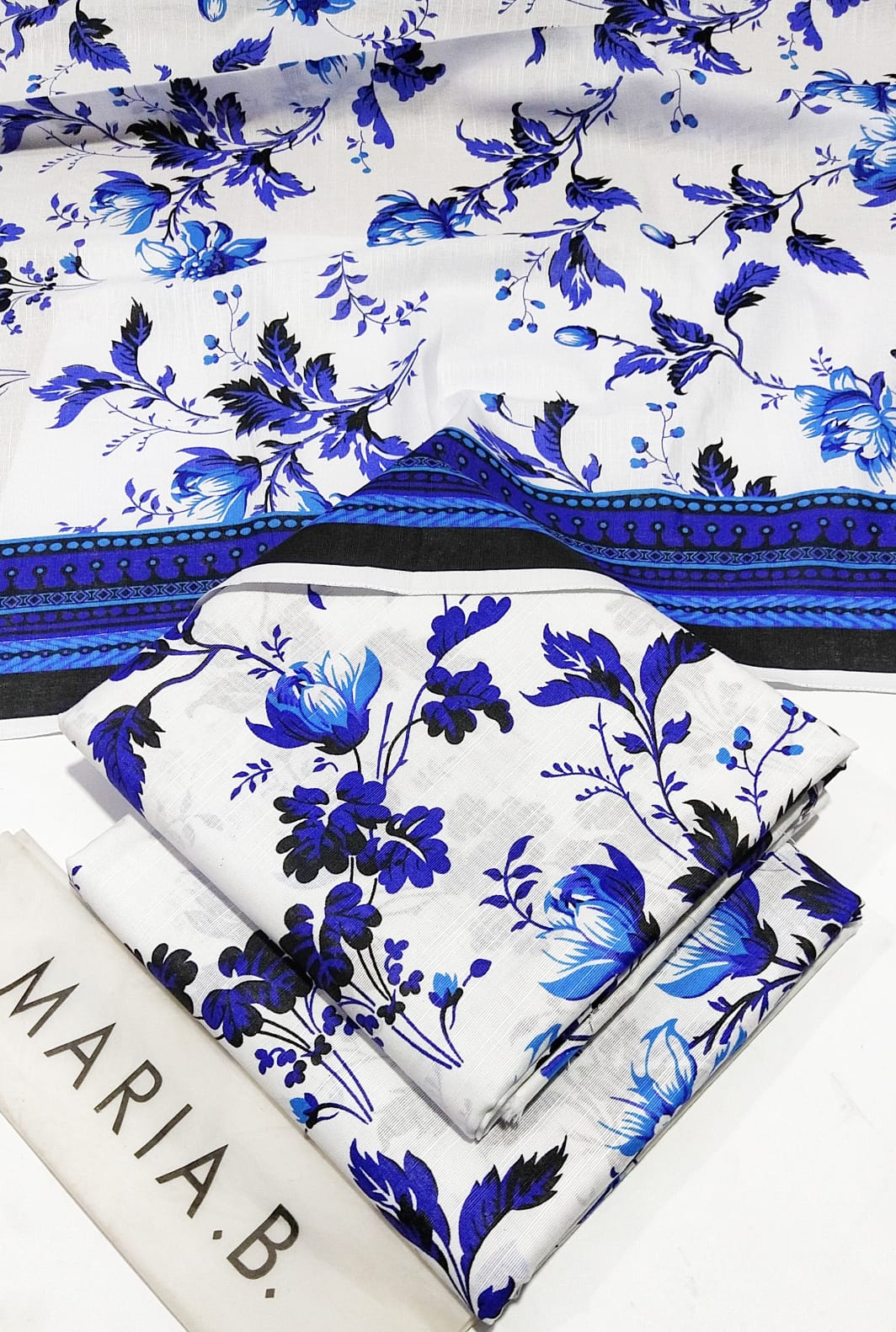 Maria B M Print Khaddar کھ ر Printed 3Pcs  MAneela